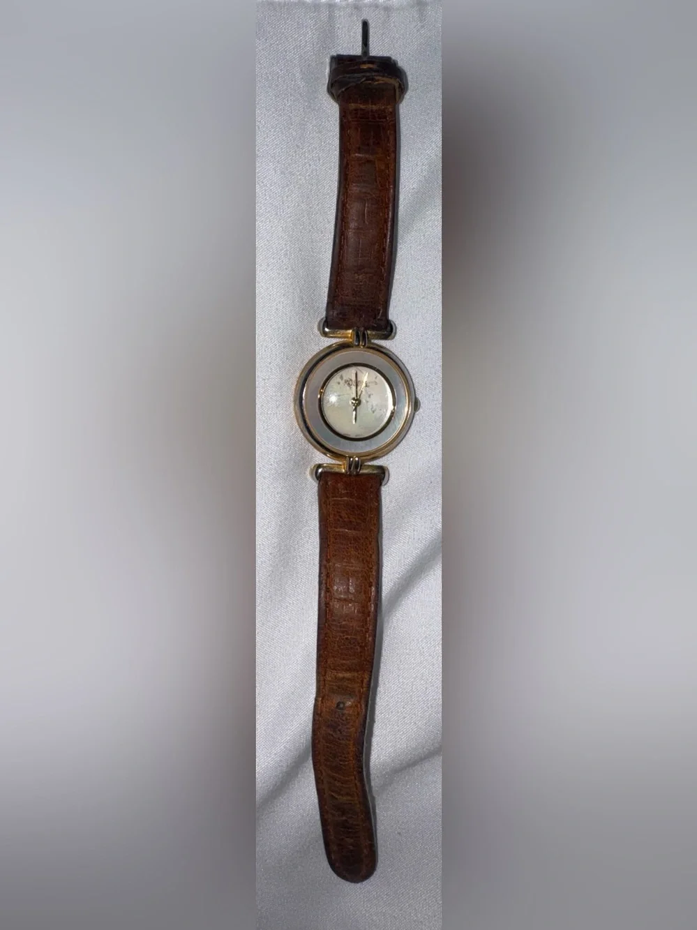 Vintage FOSSIL Women’s Classic Watch Gold-Toned and Cream Face, White Dial